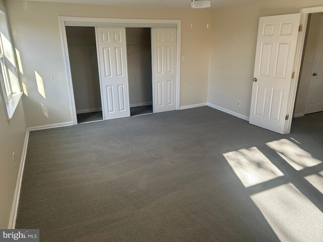 Building Photo - 3013 Nash Pl SE