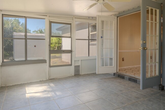 Building Photo - 1011 Shayler Ave