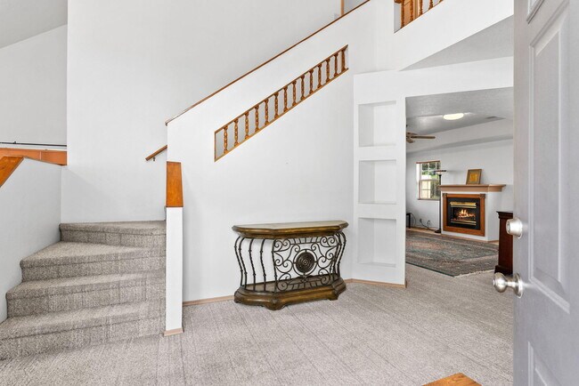 Building Photo - 1209 Paisano St NE
