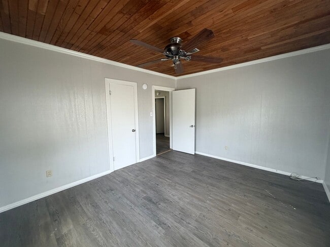 Building Photo - FOR RENT in RAYNE!