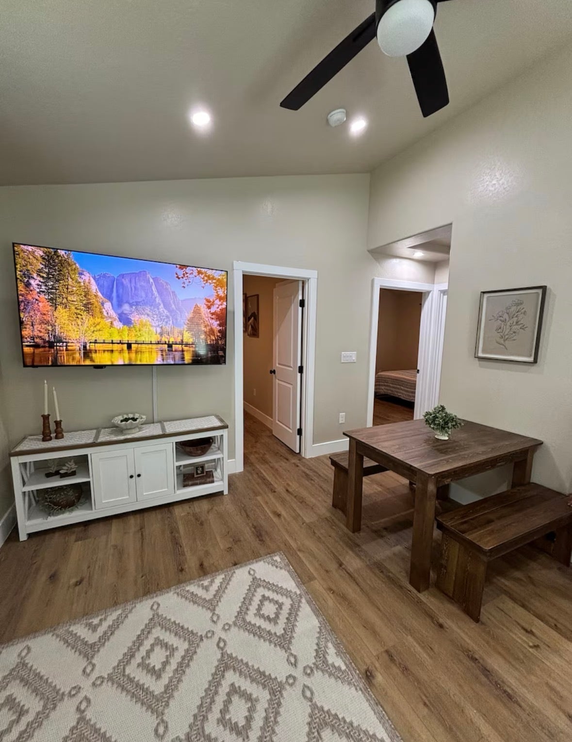 Building Photo - 5929 E Dayton Ave