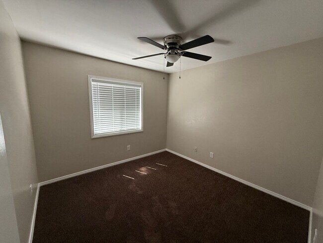 Building Photo - Remodeled Three Bedroom Two Bath in Hemet!
