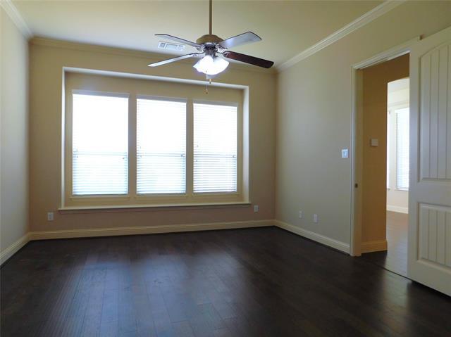 Building Photo - 1704 Serra Dr