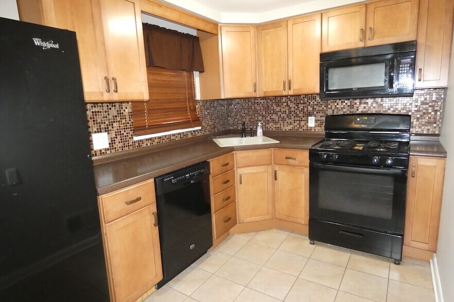 Building Photo - 3436 Brinway Dr