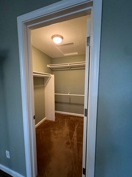 Building Photo - 820 Catkin Ct