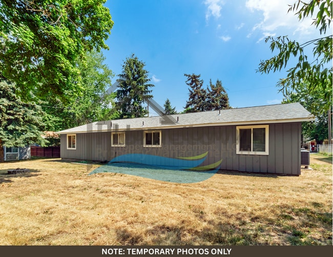 Building Photo - 2711 N 10th Pl