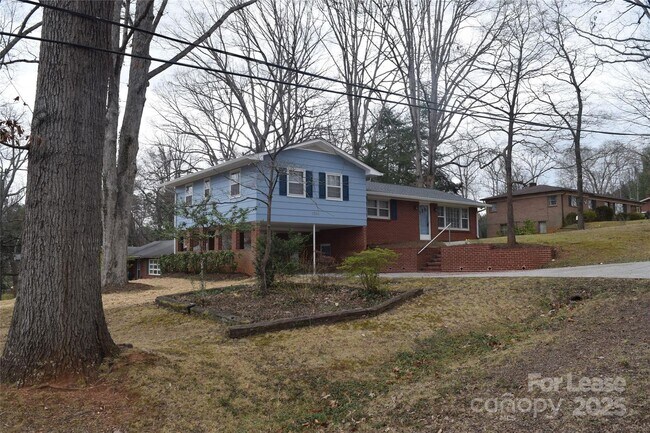 Building Photo - Available July 1st! $1950.00/month