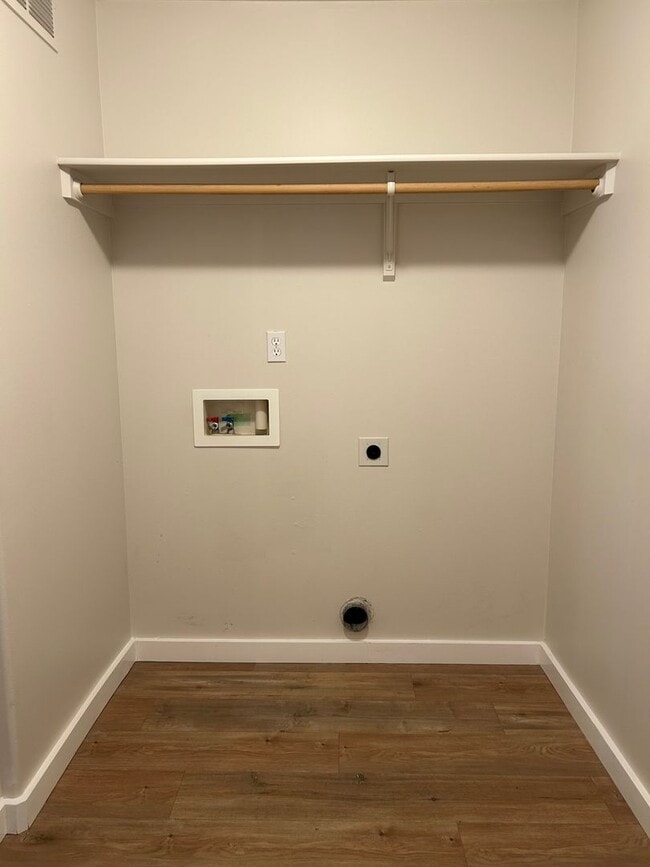 Building Photo - Beautiful4 Bedroom Home in Kuna