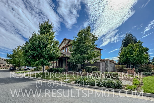 Building Photo - Newly Upgraded West Roseville 4 Bed 3 Bath...