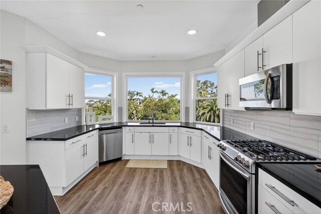 Building Photo - 214 Avenida Montalvo