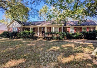 Building Photo - 502 Irongate Blvd