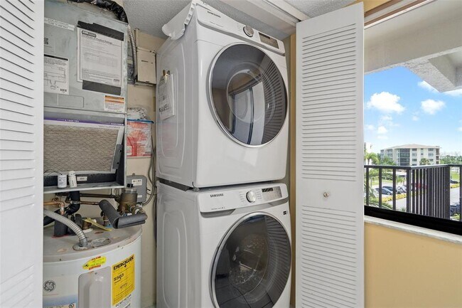 Building Photo - 8150 Brent St