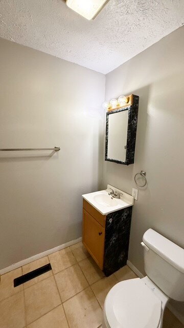 Building Photo - EAST SIDE UPDATED 4 BEDROOM 2 BATH HOME AVAILABLE NOW!