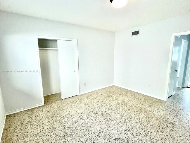 Building Photo - 887 80th St