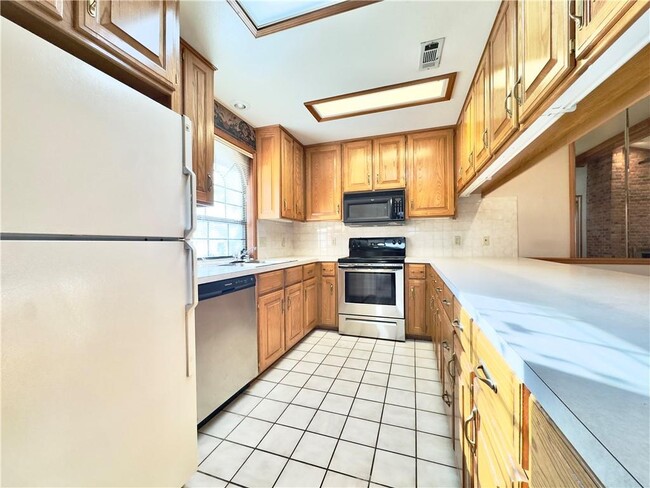 Building Photo - 2368 E Kantz Ln S