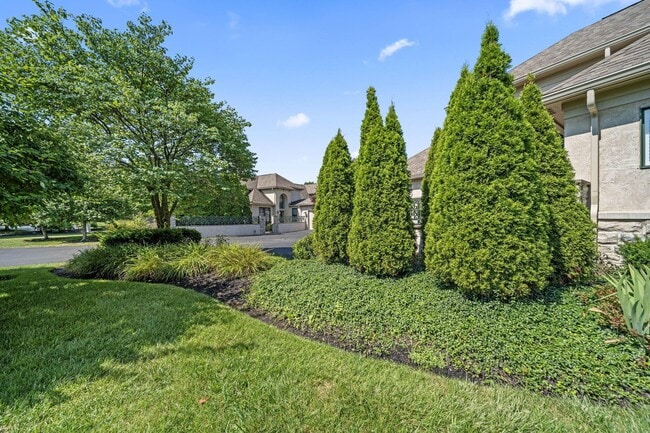 Building Photo - 4939 Stonehaven Dr