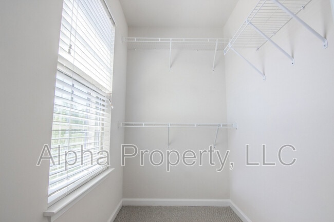 Building Photo - 24 Fairchild Way