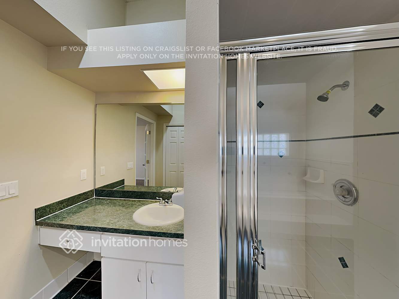 Building Photo - 7900 Hamlet Dr