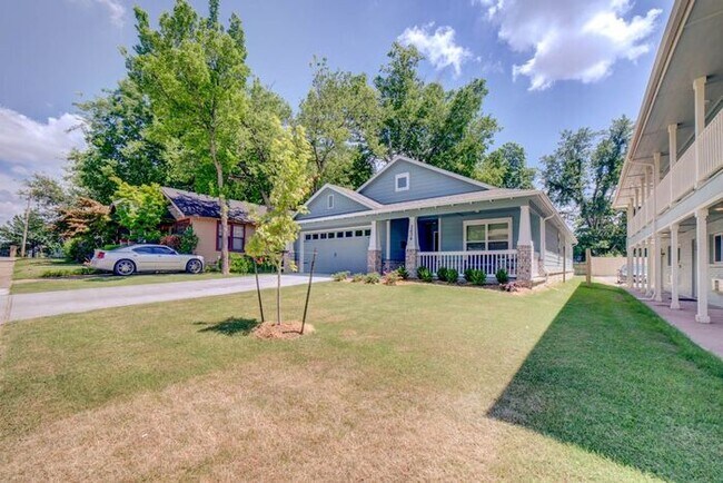 Building Photo - 4 Bed / 2.5 Bath Home in Kendall Whittier – Minutes to Downtown Tulsa & University of Tulsa | Gar...