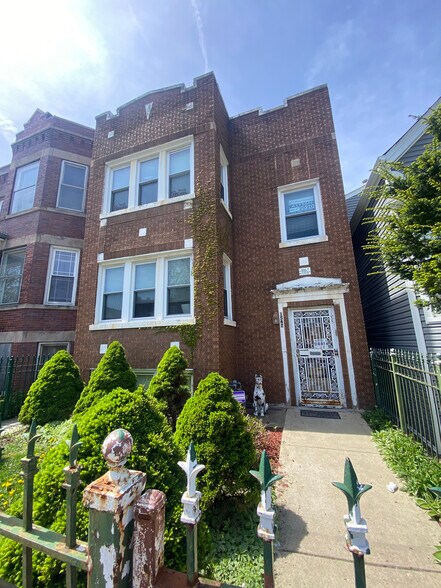 Building Photo - 1542 N Kolin Ave