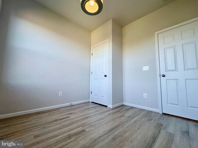 Building Photo - 8378 Sallyport St