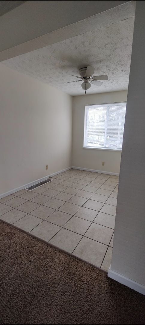 Building Photo - Cozy 2 bed 1 bath  townhouse with attached...
