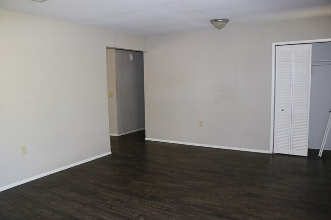 Building Photo - 6111 Little Brandywine Crk