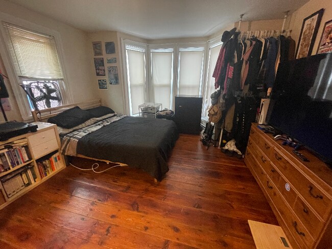 Primary Photo - 385 Pine St