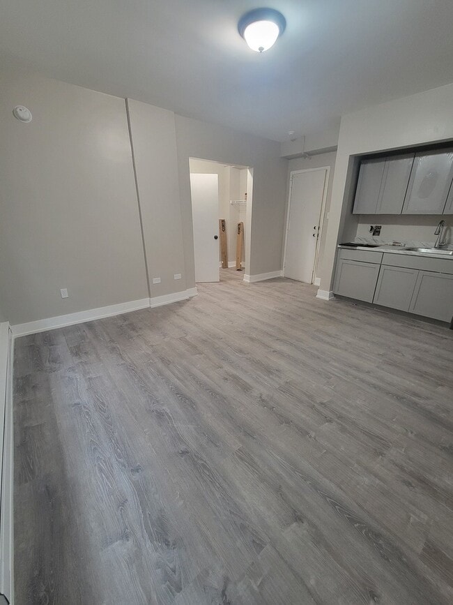 Building Photo - 312 N Central Ave