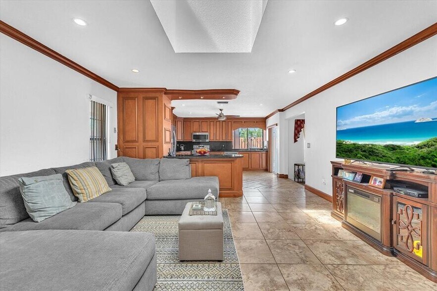 Building Photo - 7377 NW 48th Ct