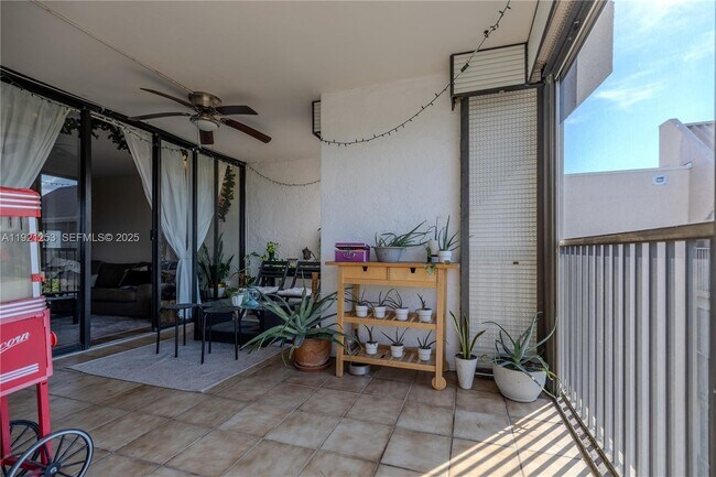 Building Photo - 2810 N 46th Ave