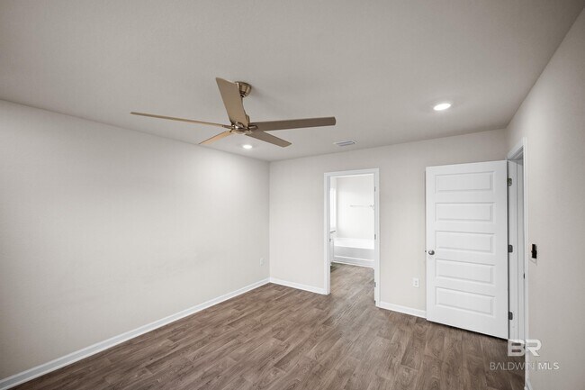 Building Photo - 3172 Vista Delmar Dr