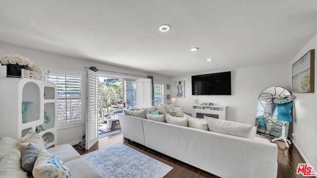 Building Photo - 22736 Cavalier St