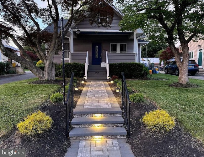 Building Photo - 1762 Exton Ave