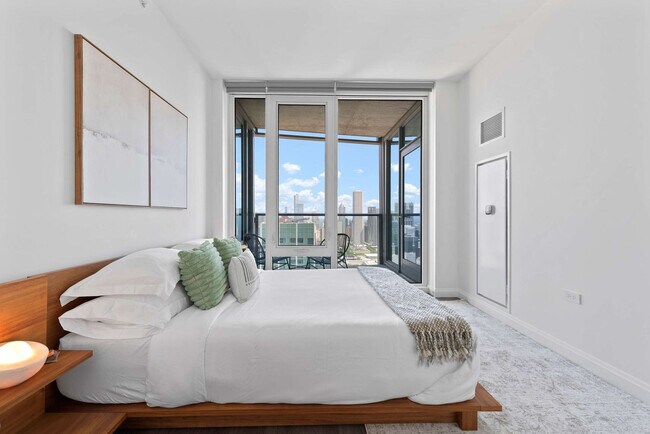 Building Photo - 1000 S Michigan Ave