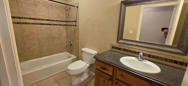 Building Photo - 2690 Summer Hill Ct