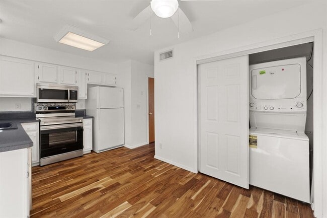 Building Photo - 21459 Coyote Trail
