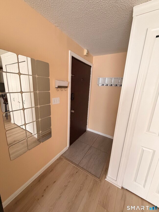Building Photo - 265 Burritt St