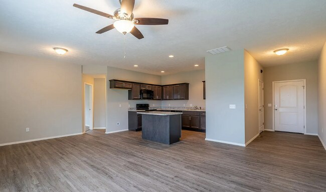 Building Photo - 1351 S Normandy Ave
