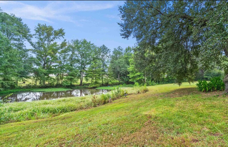 Building Photo - 246 4th Ave