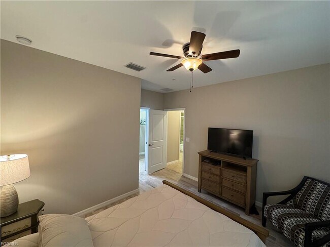 Building Photo - 1431 Santiago Cir