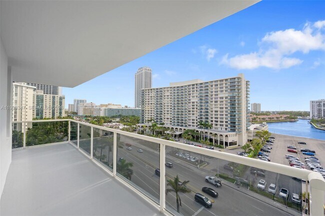 Building Photo - 3725 S Ocean Dr