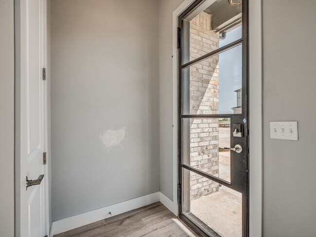 Building Photo - Beautiful New Construction Home in Edmond/...