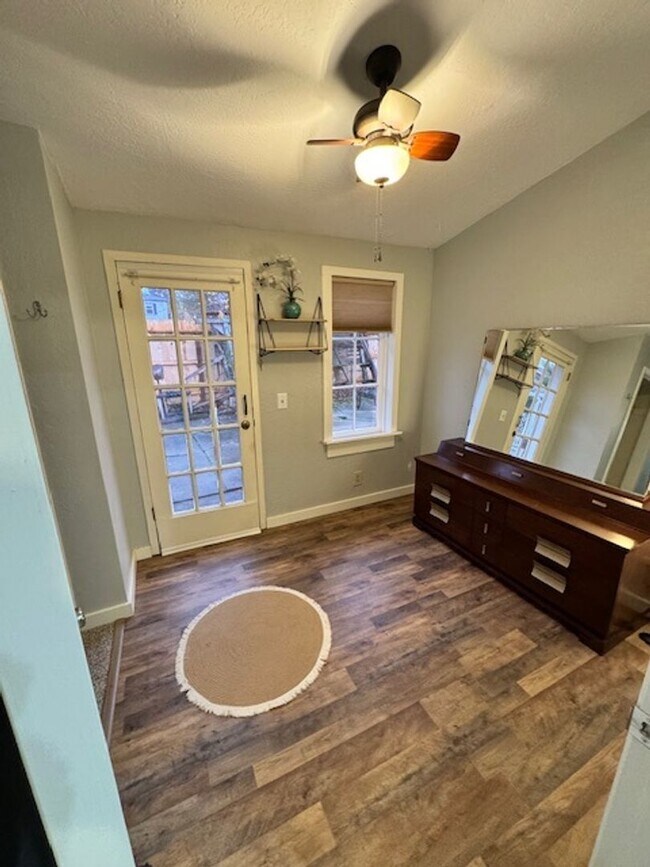 Building Photo - SHAS2352