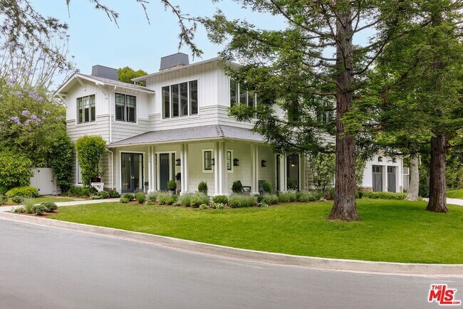 Building Photo - 800 Greentree Rd