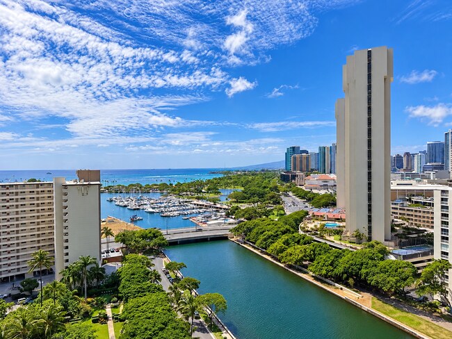 Building Photo - 1551 Ala Wai Blvd