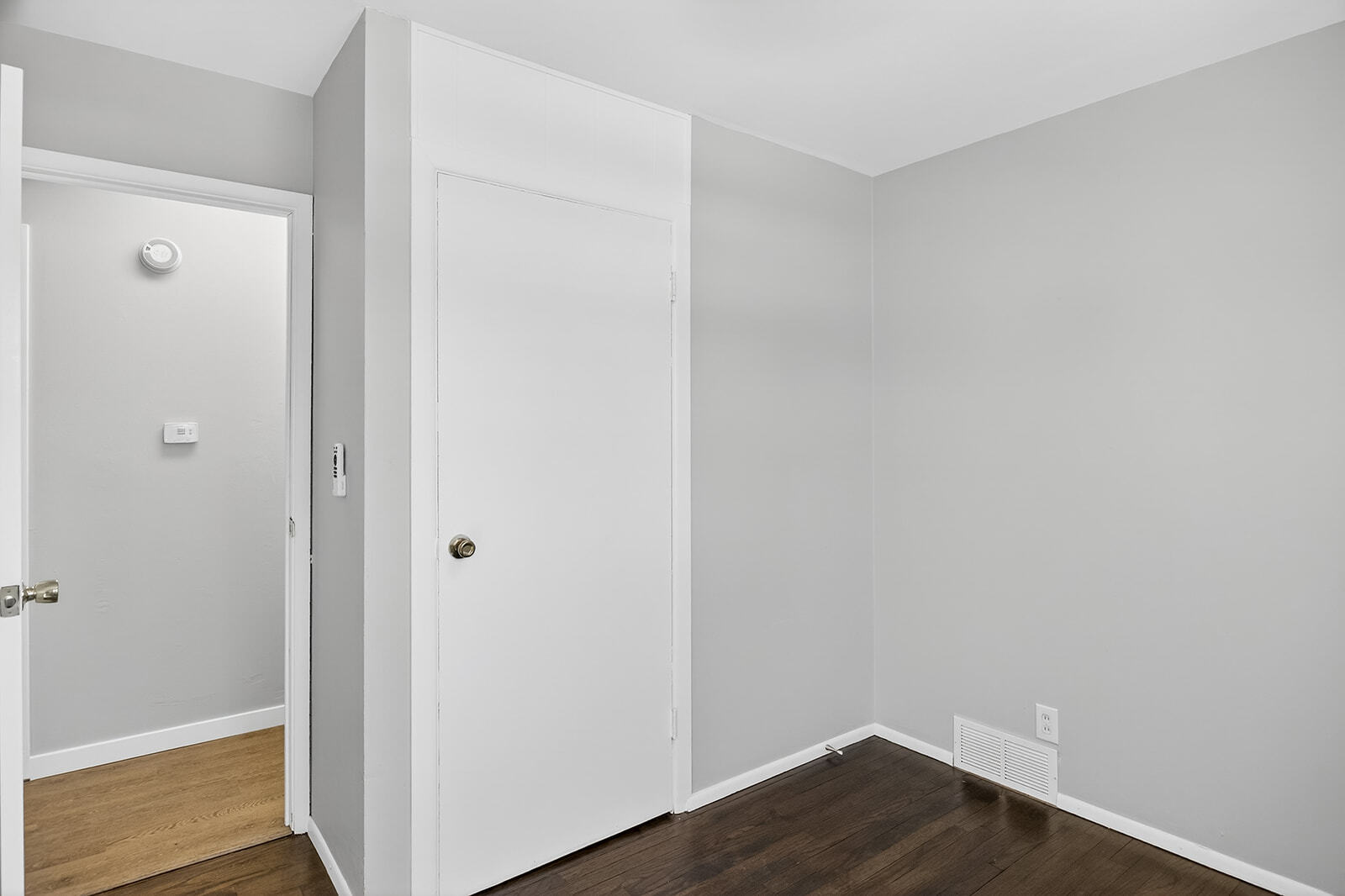 Building Photo - 7407 Saturn St