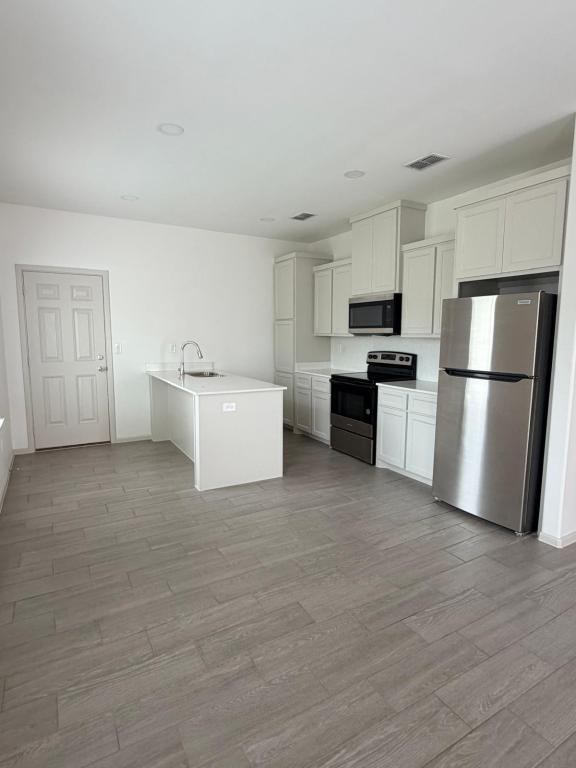 Building Photo - 1504 Shavano Dr