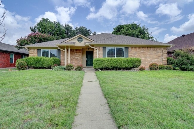 Primary Photo - 1321 Clover Dr