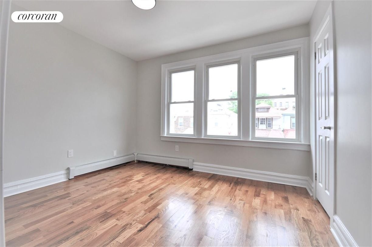 Building Photo - 84 E 40th St